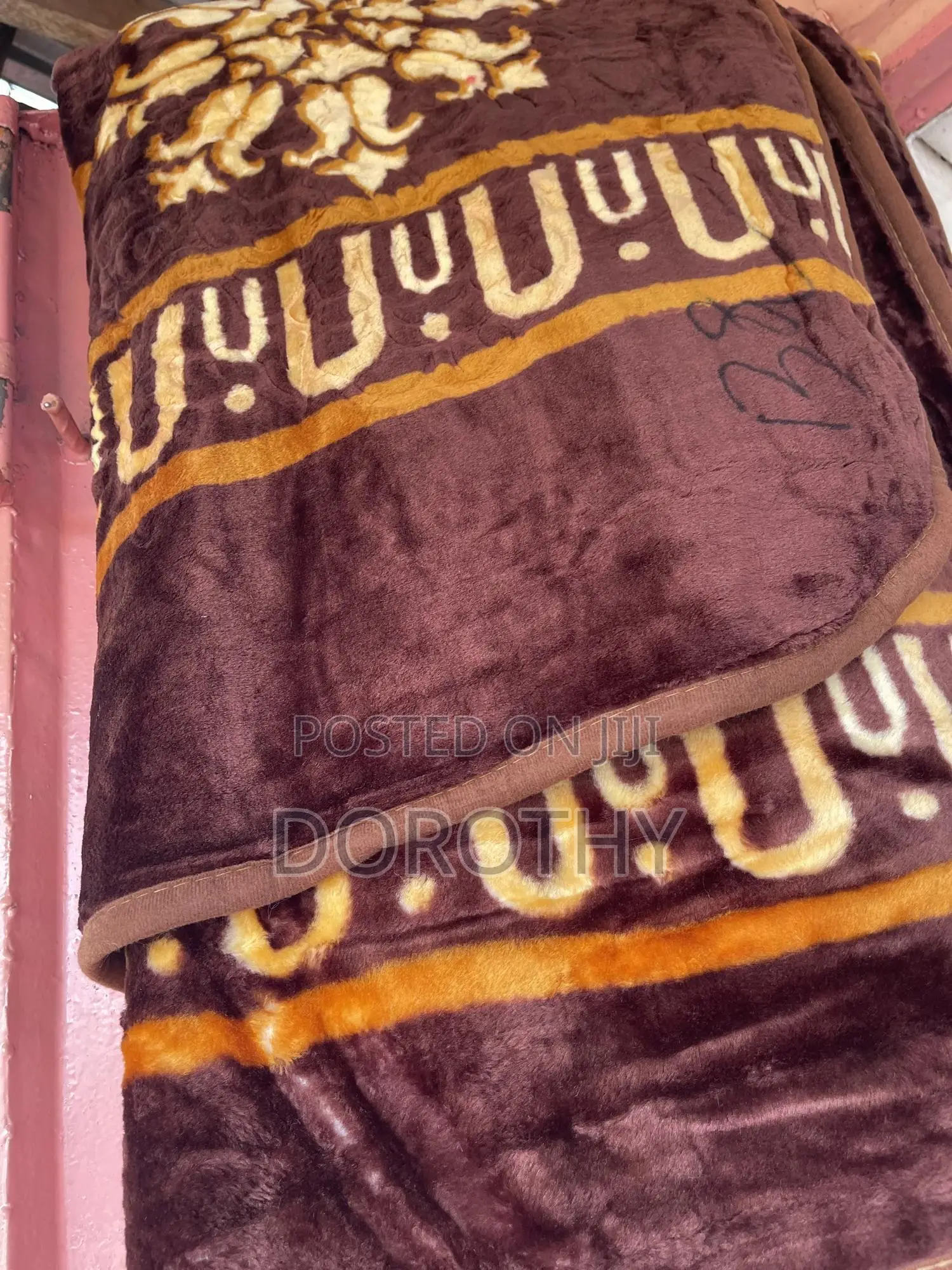 Elegant Tick and Heavy Blanket ,Fits King Sized Bed