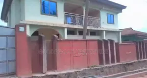 8bdrm House in Kumasi Metropolitan for sale