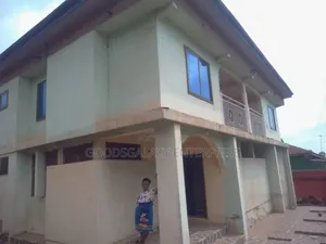 8bdrm House in Kumasi Metropolitan for sale