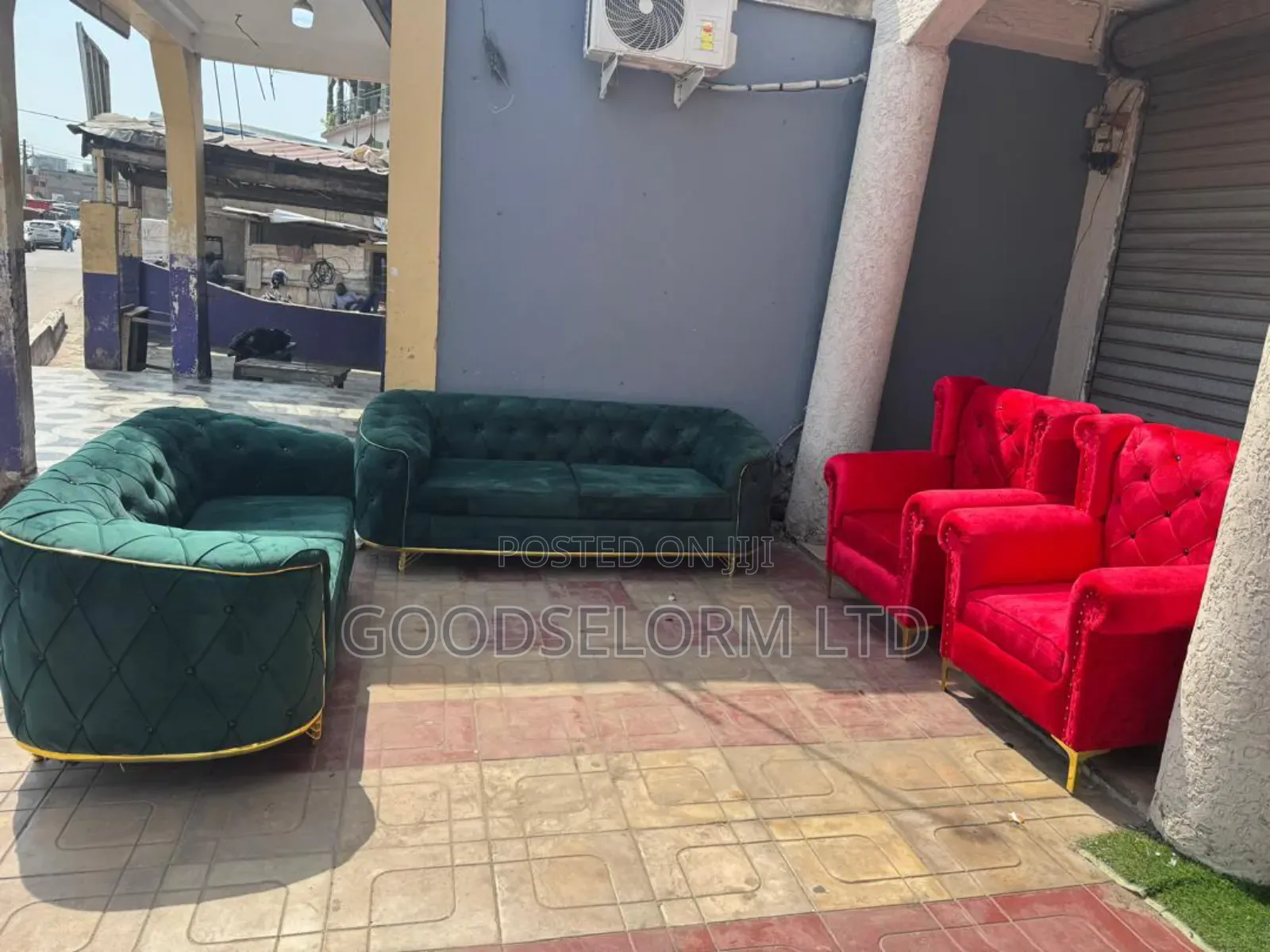  Luxury Chesterfield Sofa Set Available 