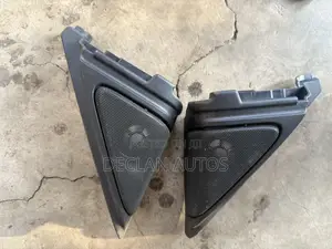 2018-2022 Honda Accord/Hybrid Rh Door Corner Trim Cover