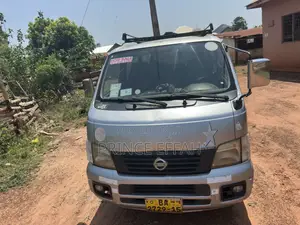 Nissan Caravan (Urvan) 2012 Grey