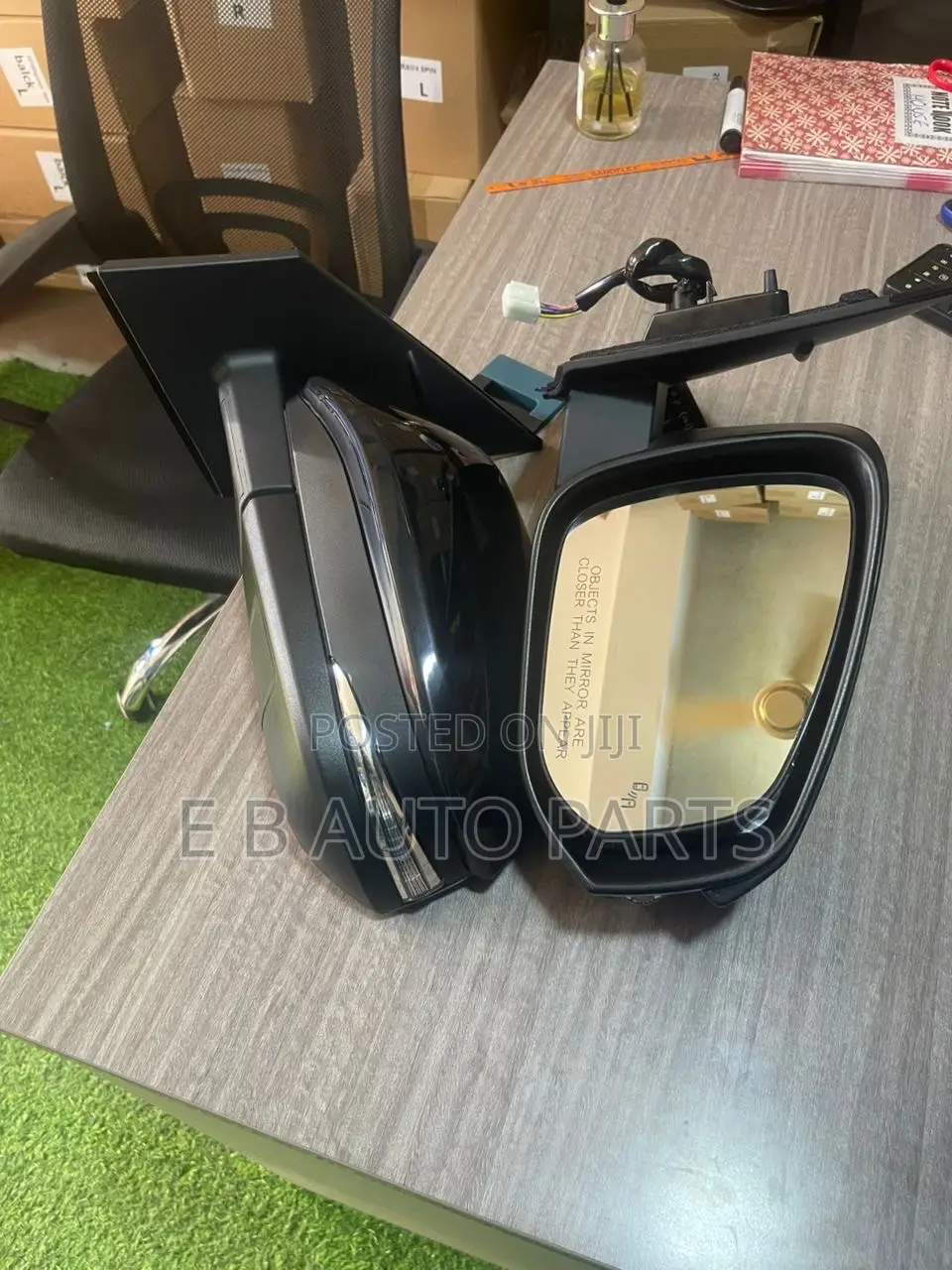 Rav4 2018 Side Mirrors With Light And Sensors Pair