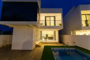 Fully Furnished Luxurious 3-Bedroom Short Let