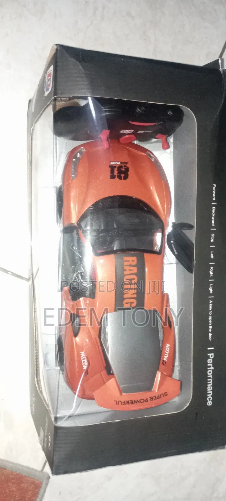 Dong Yi Remote / Radio-Controlled Model Car