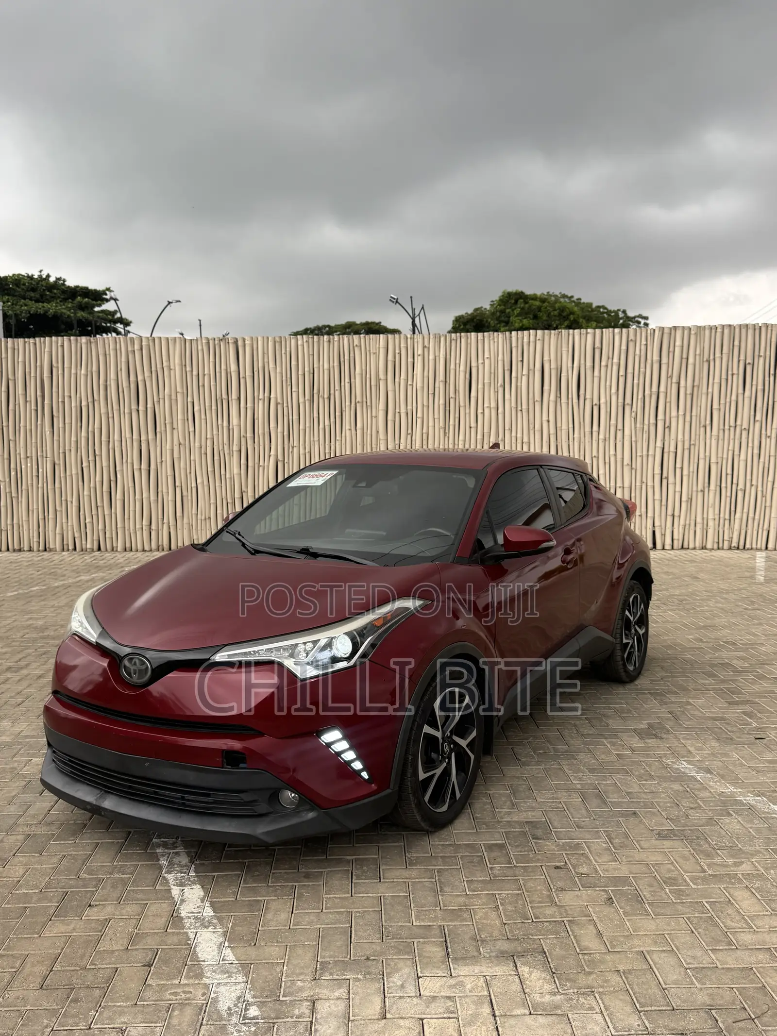 Toyota C-HR XLE FWD Sport Utility (2.0L 4cyl 2AM) 2018 Red