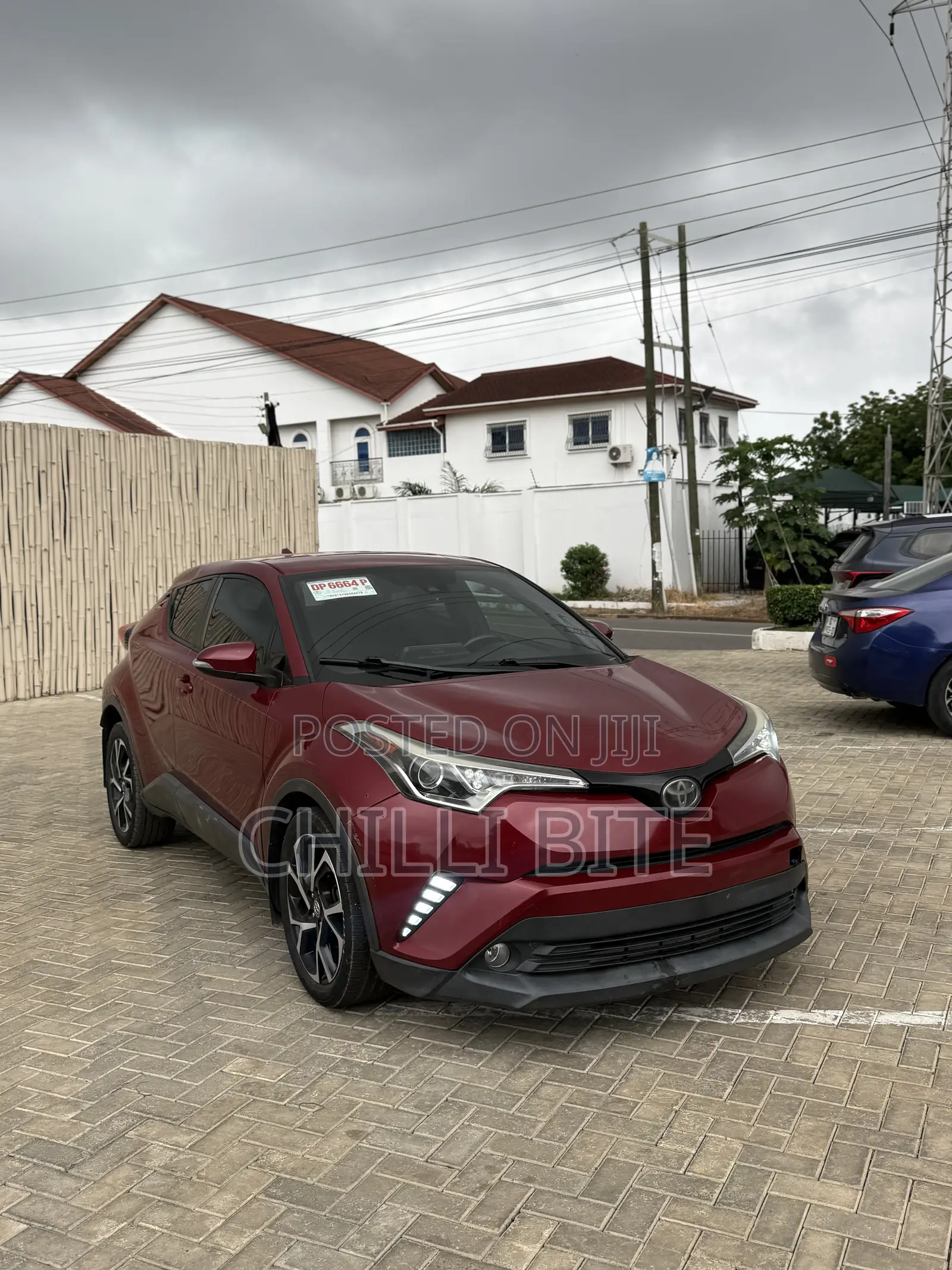 Toyota C-HR XLE FWD Sport Utility (2.0L 4cyl 2AM) 2018 Red