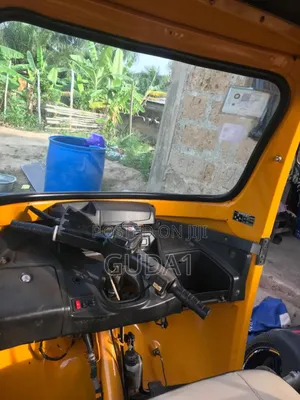 TVS Apache RTR 160 2v Refresh X-connect 2021 Yellow