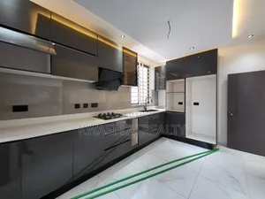4bdrm House in Pokuase for sale