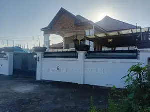 7bdrm House in Amasaman Satellite, Pokuase for rent