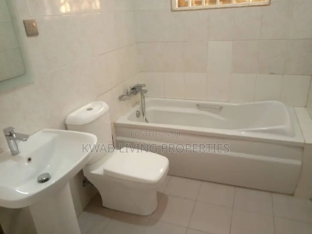 3bdrm House in East Legon for rent