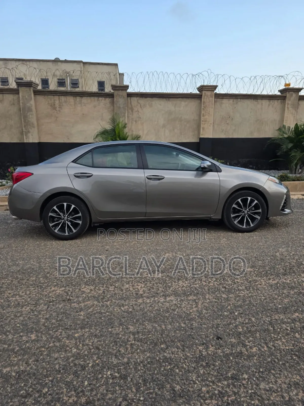 Toyota Corolla SE Special Edition 4dr Sedan (1.8L 4cyl CVT) 2017 Brown