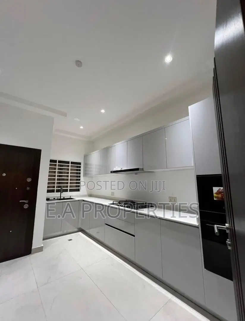 2bdrm Duplex in Ea Properties, Lake Side Estate for sale