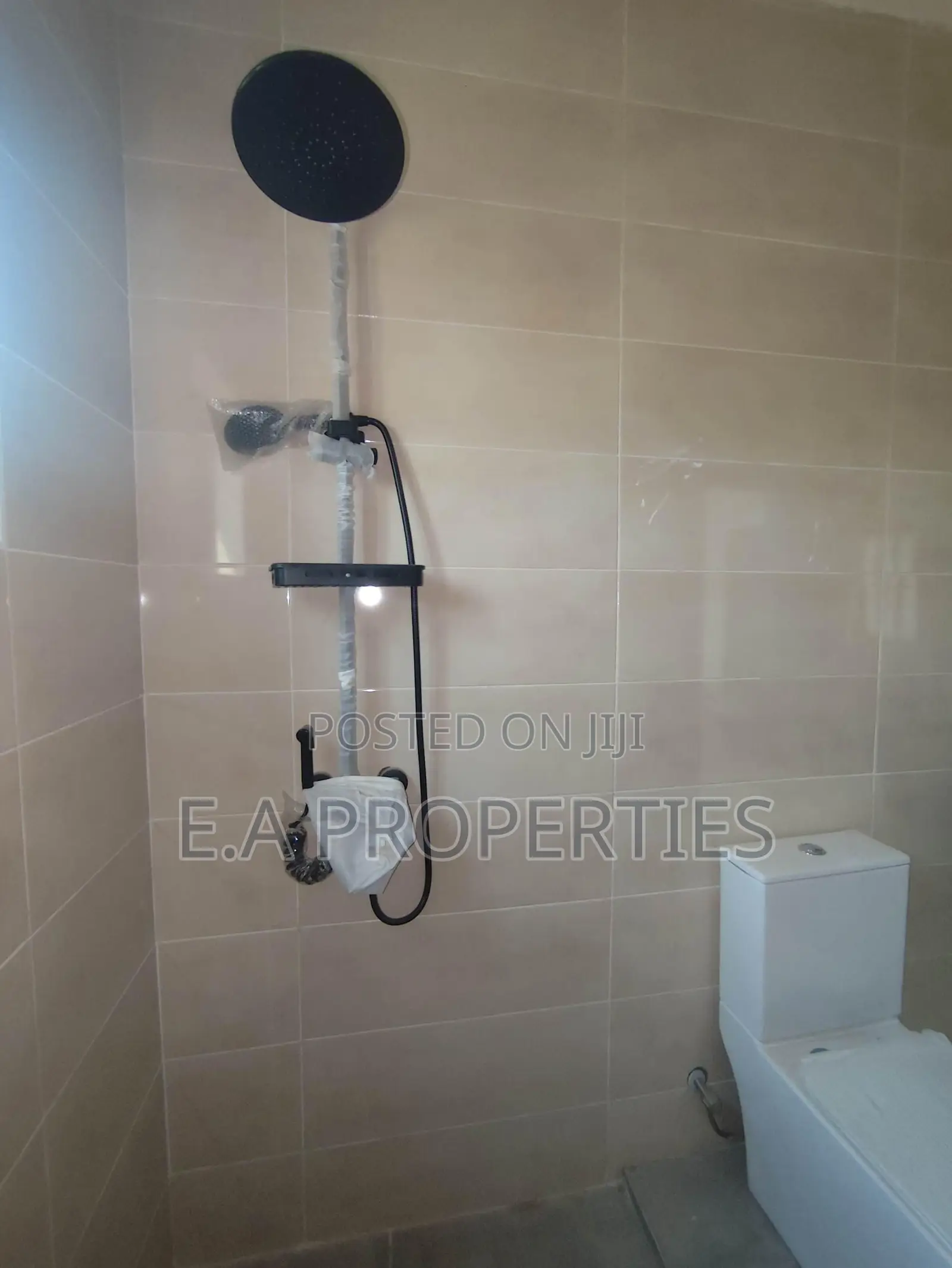4bdrm Duplex in Ea Properties, Lake Side Estate for sale