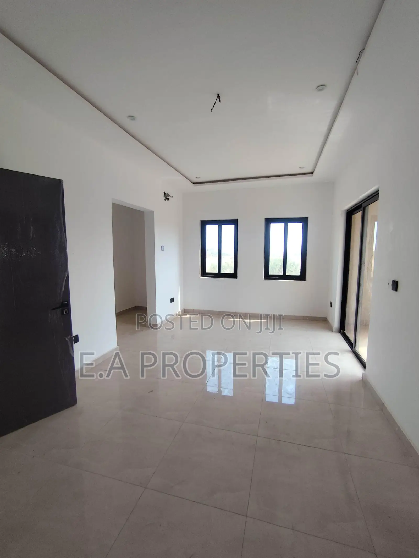 4bdrm Duplex in Ea Properties, Lake Side Estate for sale