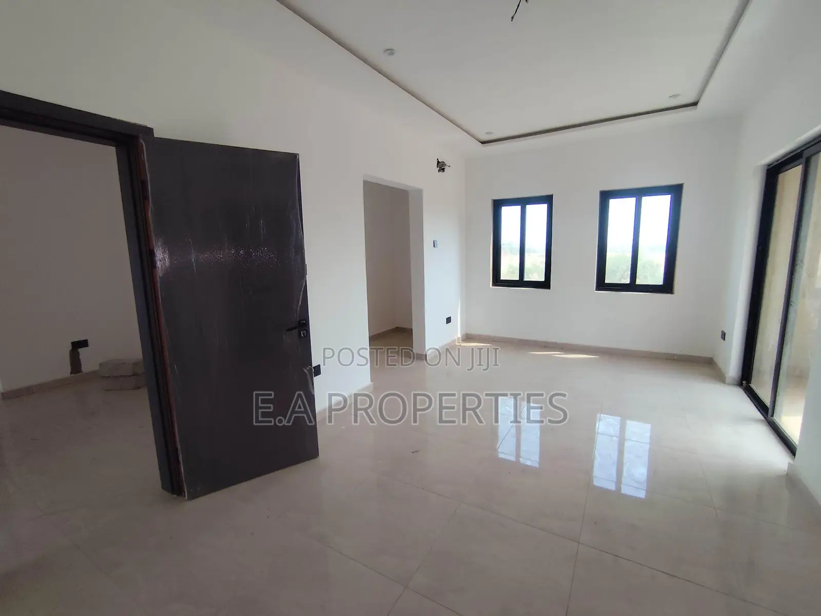 4bdrm Duplex in Ea Properties, Lake Side Estate for sale
