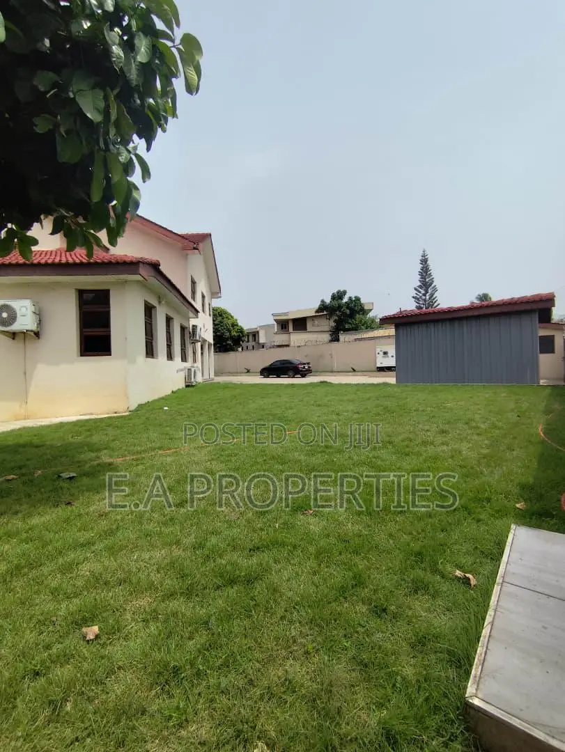 15bdrm Duplex in Ea Properties, Shopping Arcade Area for rent