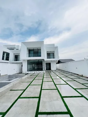 4bdrm Duplex in Ashaley Botwe, Little Roses Area for sale