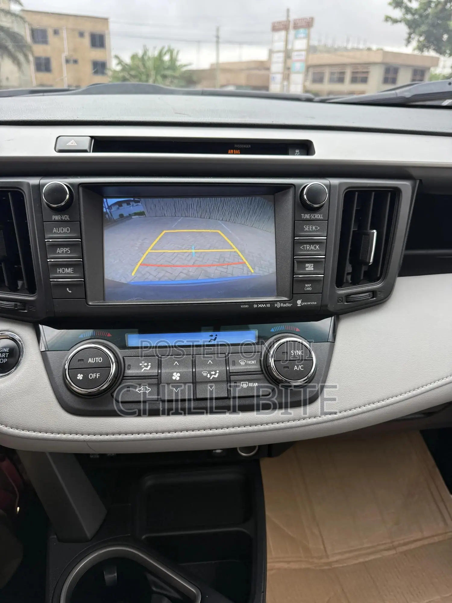 Toyota RAV4 XLE FWD (2.5L 4cyl 6A) 2017 Blue
