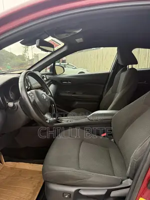 Toyota C-HR XLE FWD Sport Utility (2.0L 4cyl 2AM) 2018 Red