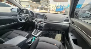 Hyundai Elantra 2017 Silver