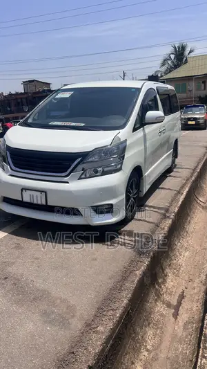 Toyota Vellfire 2011 White