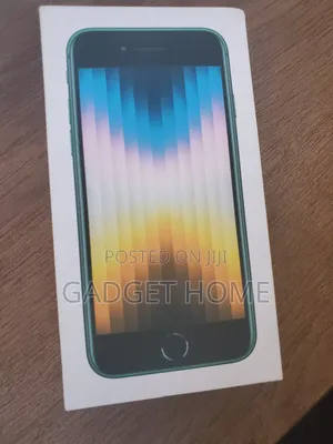 New Apple iPhone SE (2022) 128 GB Black