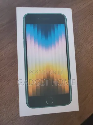 New Apple iPhone SE (2022) 128 GB Black