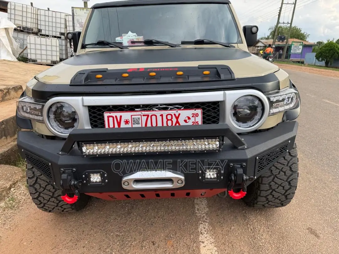 Toyota FJ Cruiser 4x4 Automatic 2012