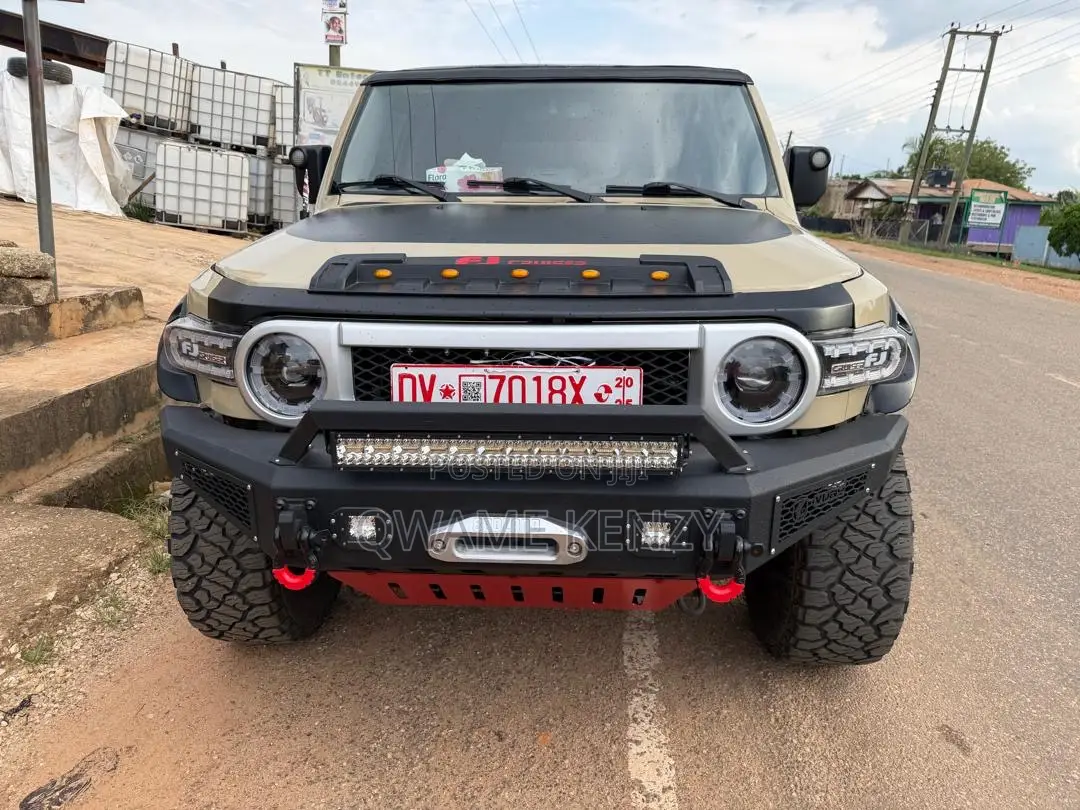 Toyota FJ Cruiser 4x4 Automatic 2012