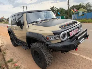 Toyota FJ Cruiser 4x4 Automatic 2012