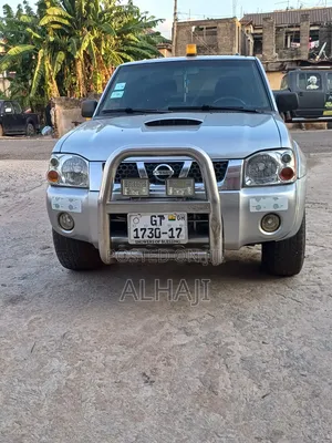 Nissan Hardbody 2015 Silver