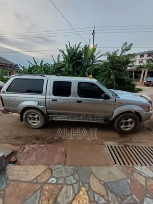 Nissan Hardbody 2015 Silver