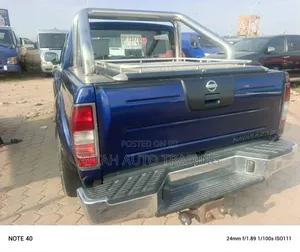 Nissan Hardbody 2010 Blue