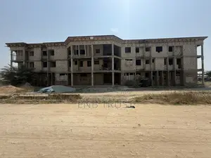40 Bedrooms for Sale at Weija London Bar