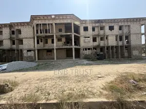 40 Bedrooms for Sale at Weija London Bar