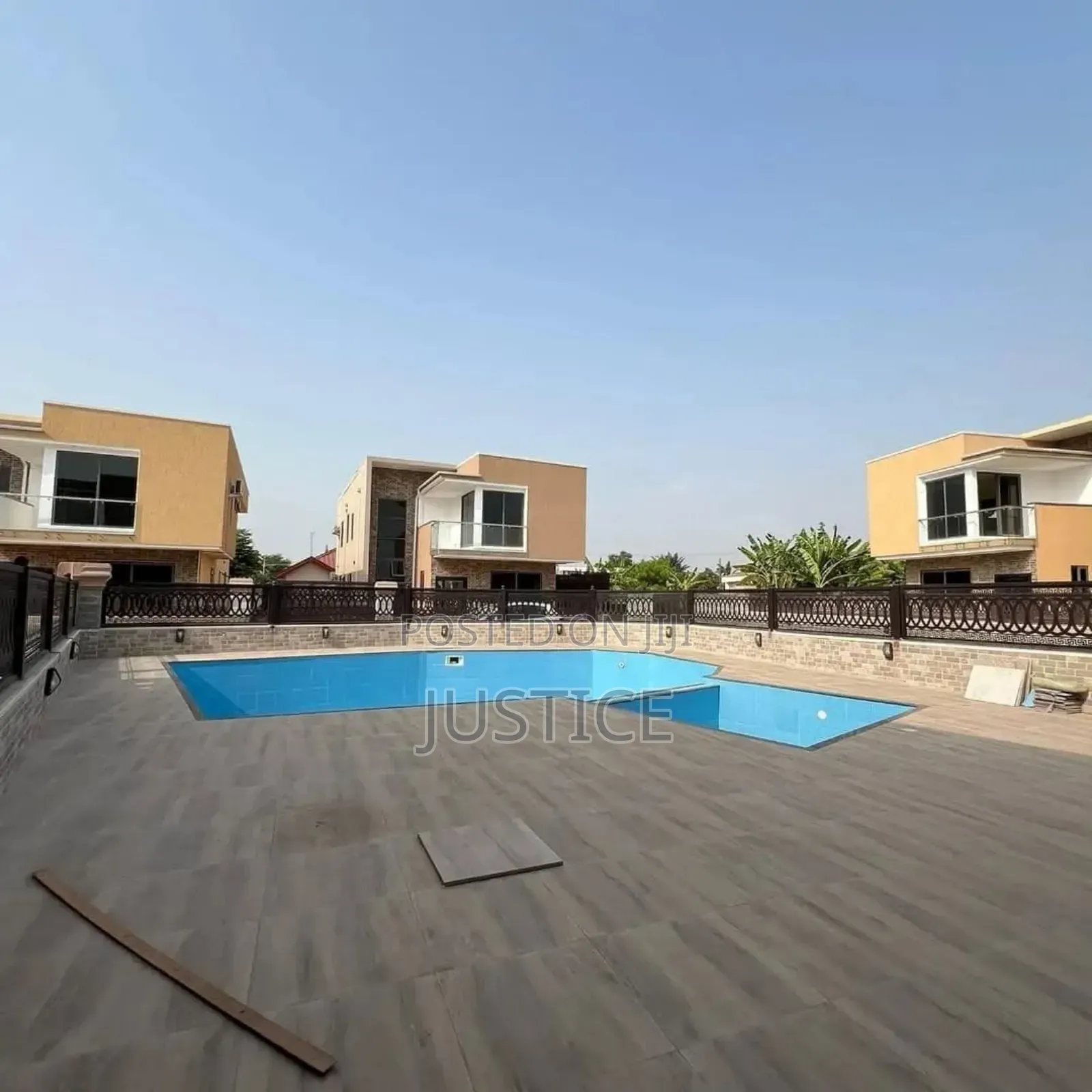 3bdrm House in A&C Mall East Legon for rent