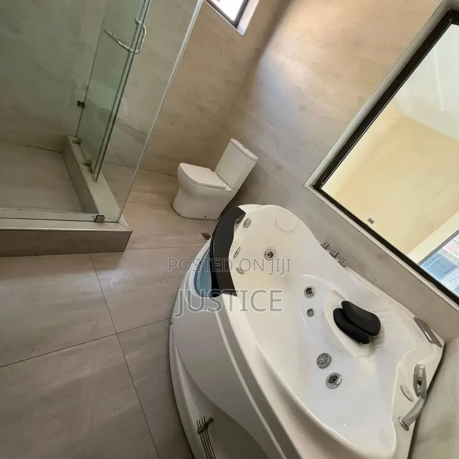 3bdrm House in A&C Mall East Legon for rent