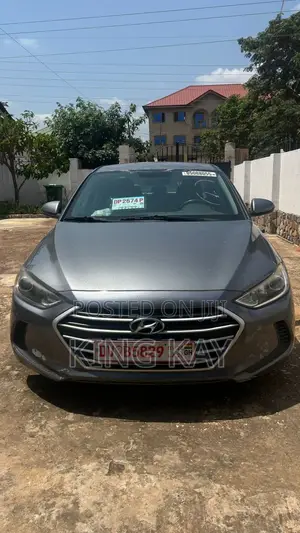 Hyundai Elantra SE Sedan FWD (2.0L 4cyl 6M) 2017 Gray