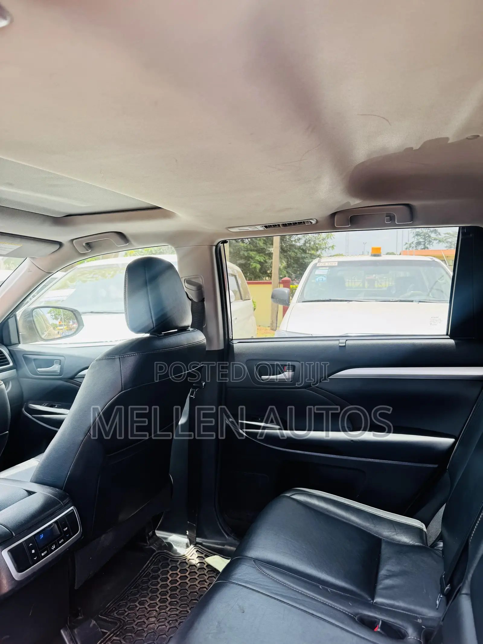 Toyota Highlander LE 4x2 V6 (3.5L 6cyl 8A) 2018 Gray