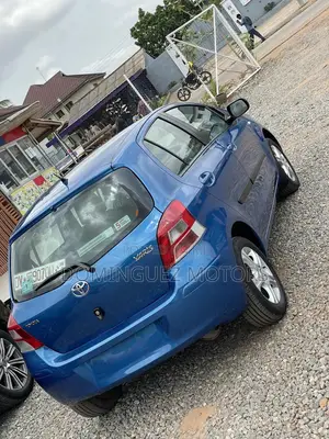 Toyota Yaris 2010 Blue