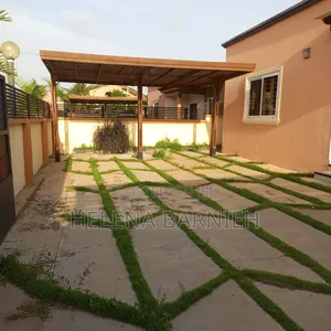 4bdrm House in Helena Estate Agency, The Mall for rent
