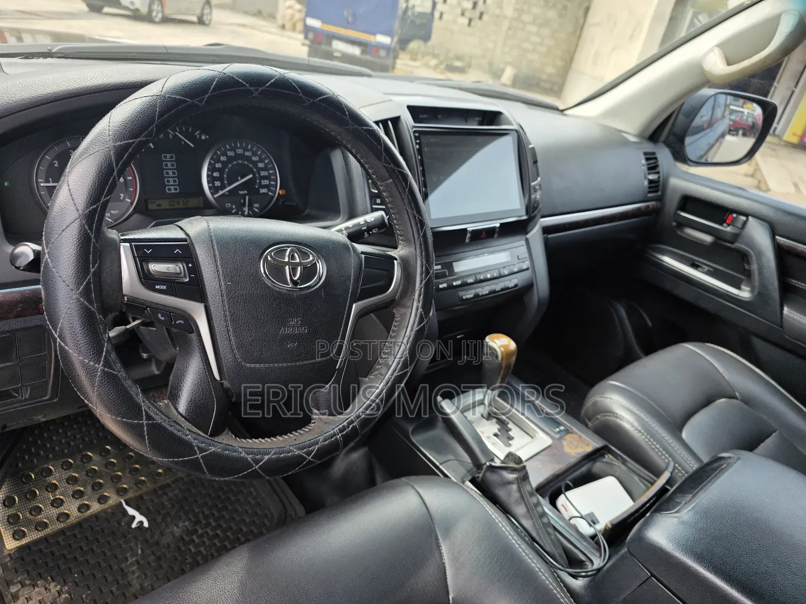 Toyota Land Cruiser 4.0 V6 GX-R 2012 Black