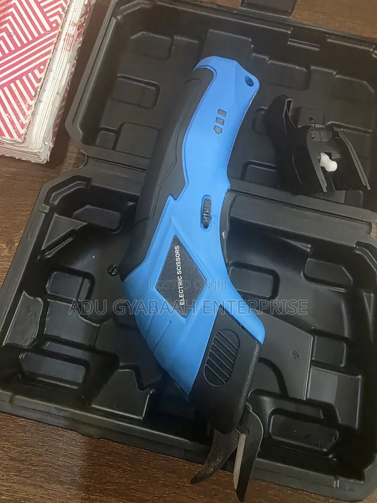 Rechargeable Electric Scissors