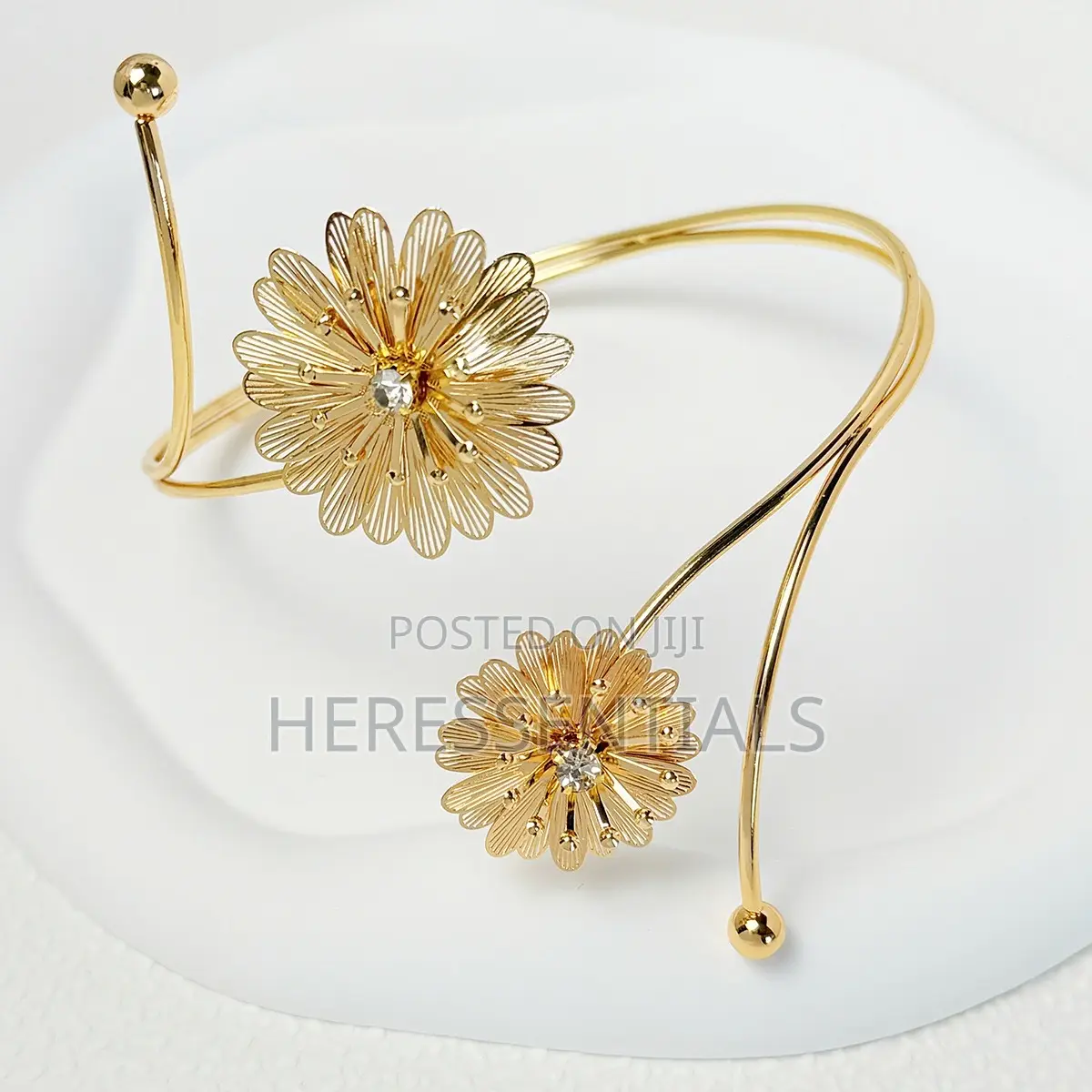 Fashionable Gold Arm Cuffs For Ladies