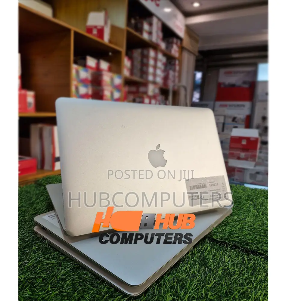 Laptop Apple MacBook Pro 2017 8GB Intel Core i5 SSD 128GB