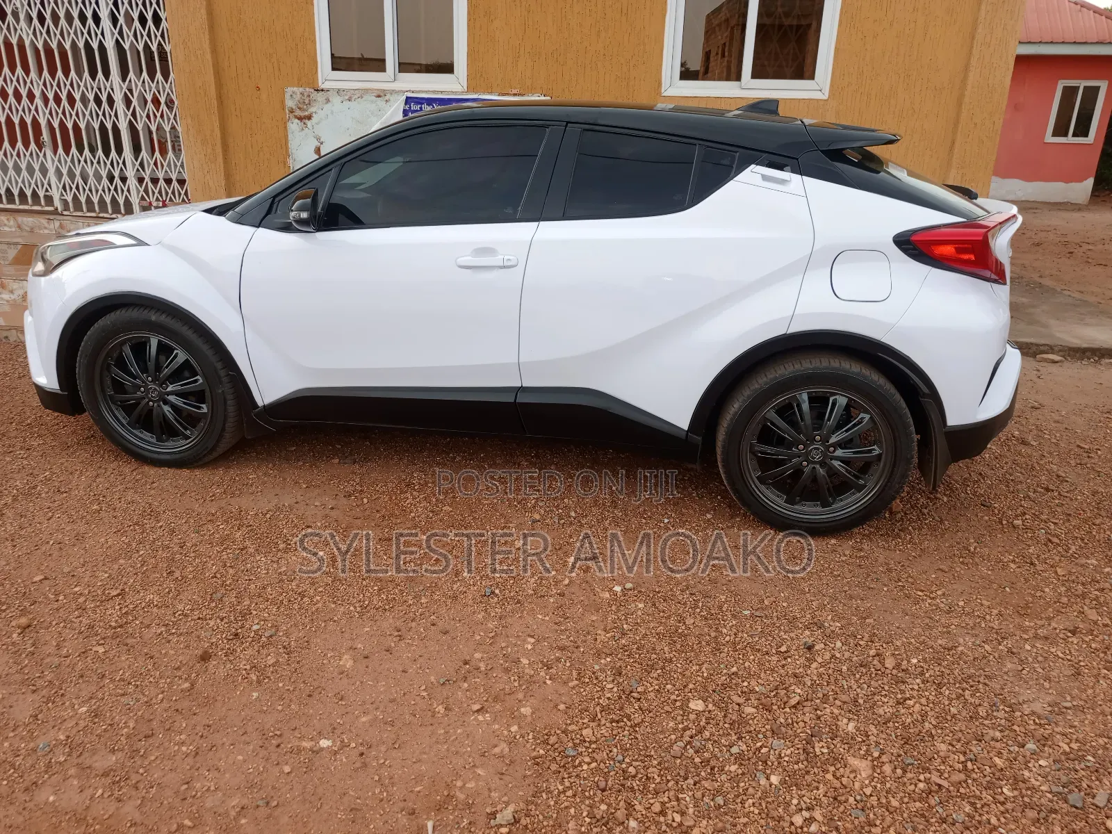 Toyota C-HR XLE Prermium FWD (2.0L 4cyl 2AM) 2018 White