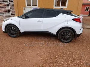Toyota C-HR XLE Prermium FWD (2.0L 4cyl 2AM) 2018 White
