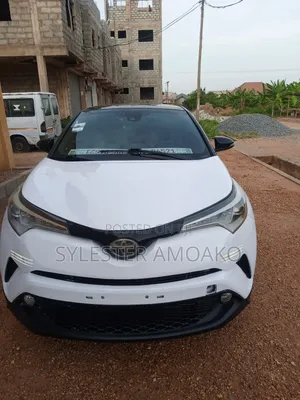 Toyota C-HR XLE Prermium FWD (2.0L 4cyl 2AM) 2018 White