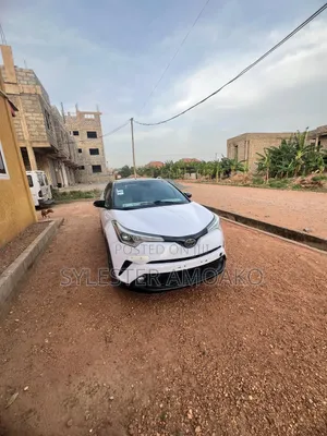 Toyota C-HR XLE Prermium FWD (2.0L 4cyl 2AM) 2018 White